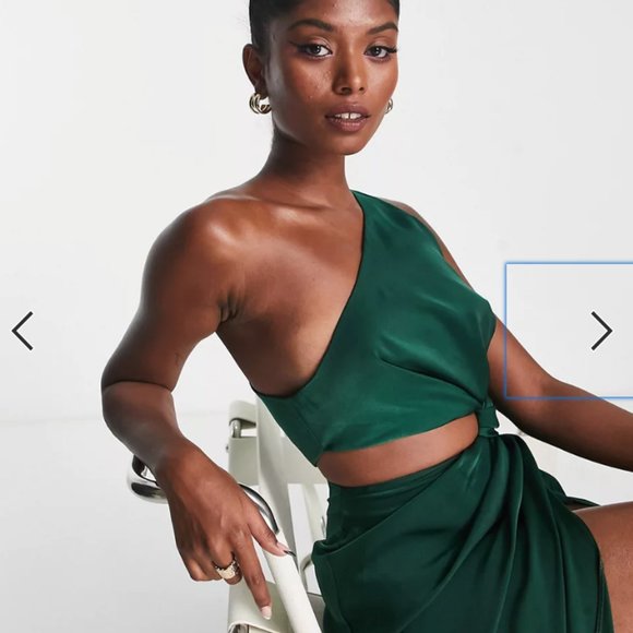 ASOS DESIGN knot detail midaxi dress with cut out detail in green - Picture 2 of 4